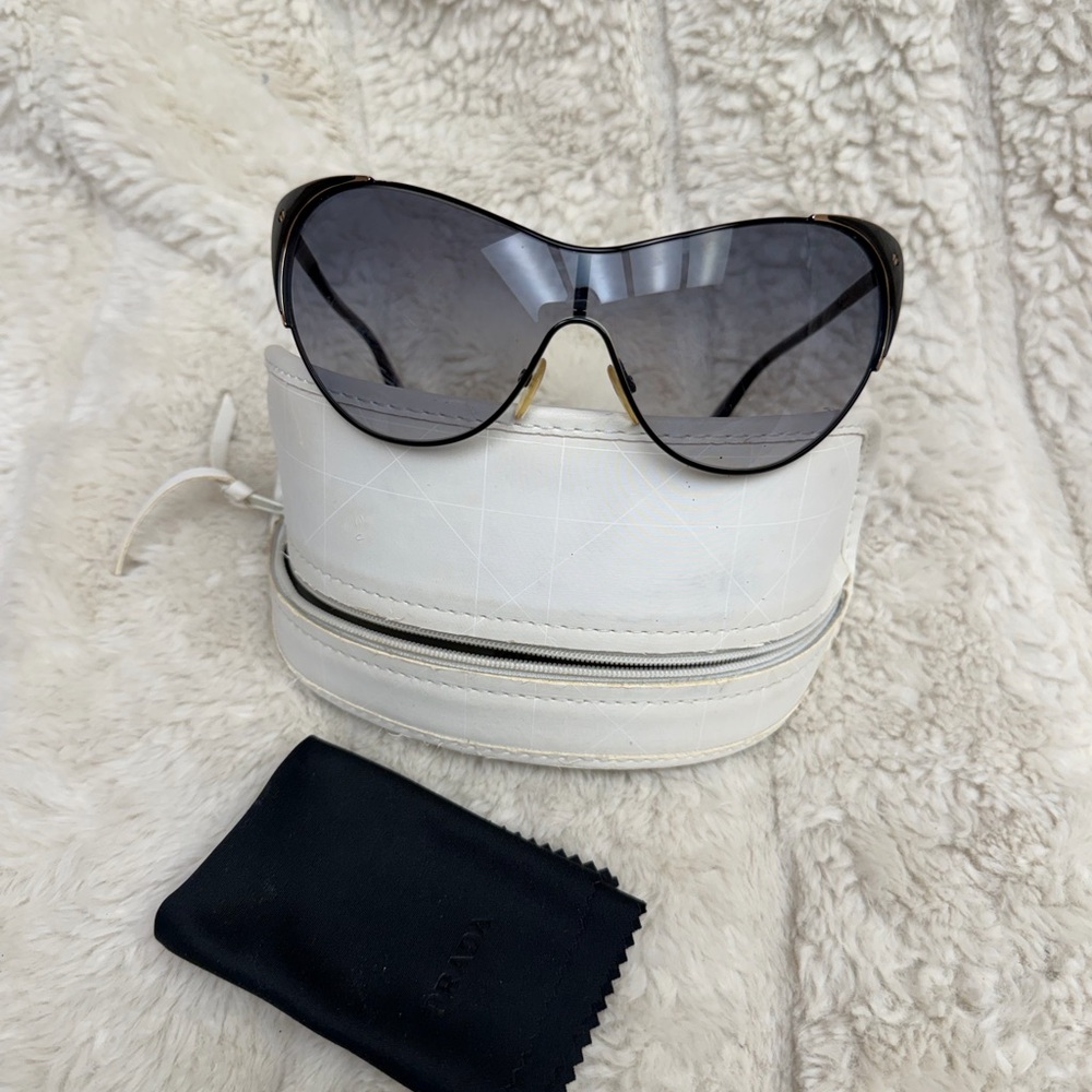 TOM FORD VANDA FT0364
CAT EYE SUNGLASSES
